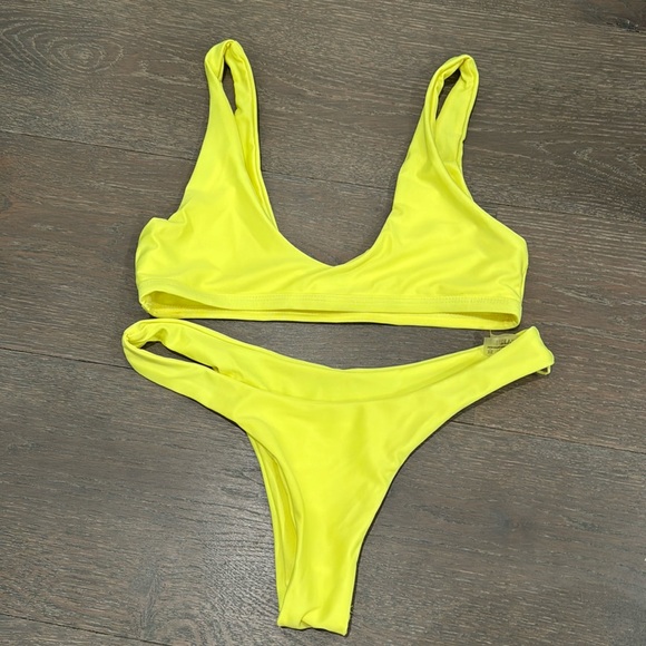 two piece bikini - Picture 1 of 1